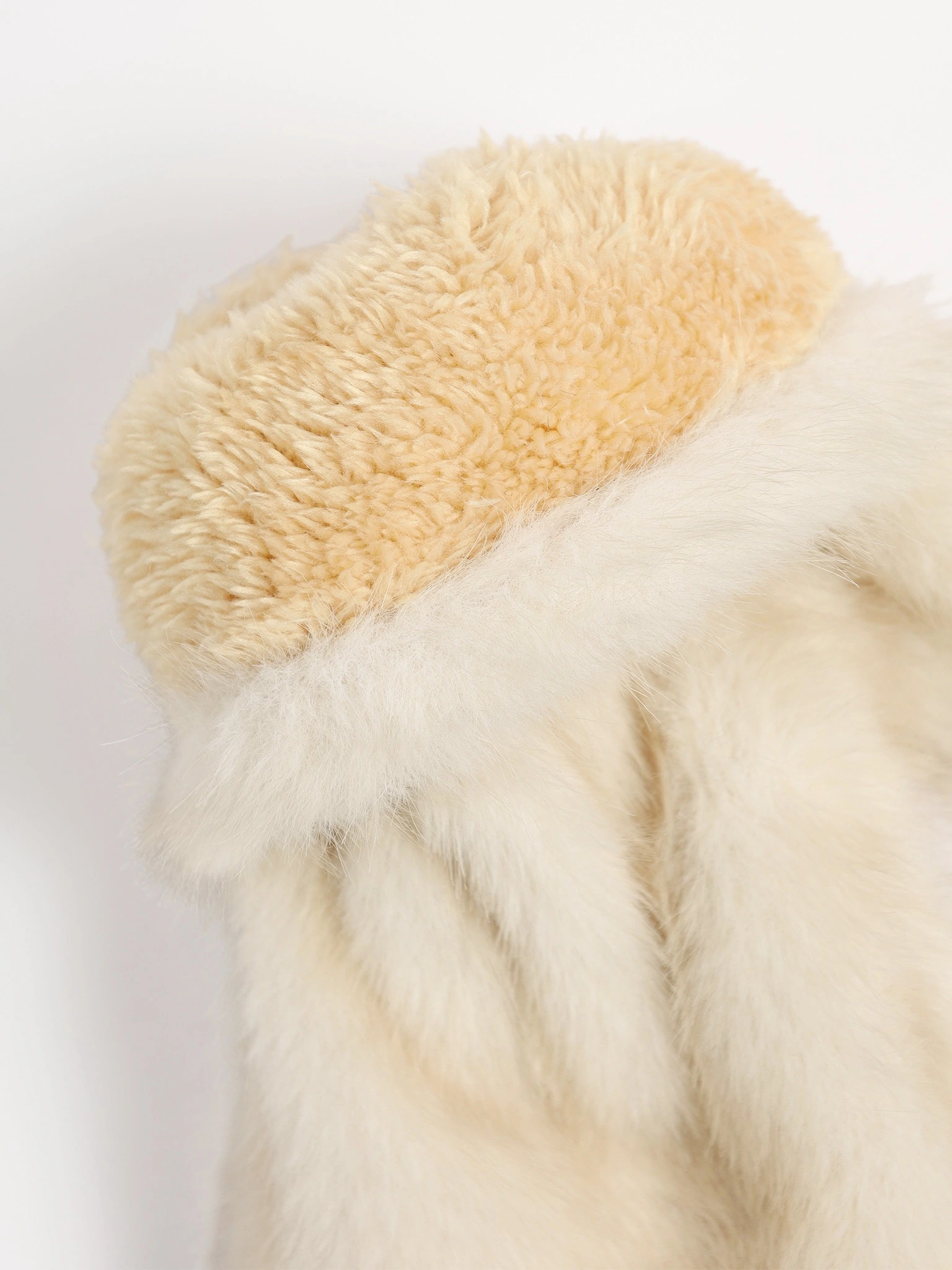 Варежки из искусственного меха в ассортименте